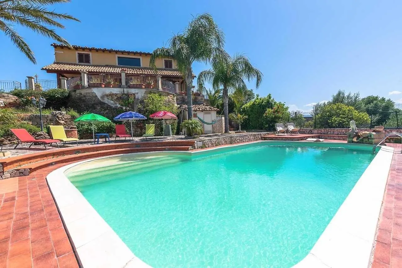 Holiday home Casetta Con Piscina Fra Catania E Siracusa Lentini Italy