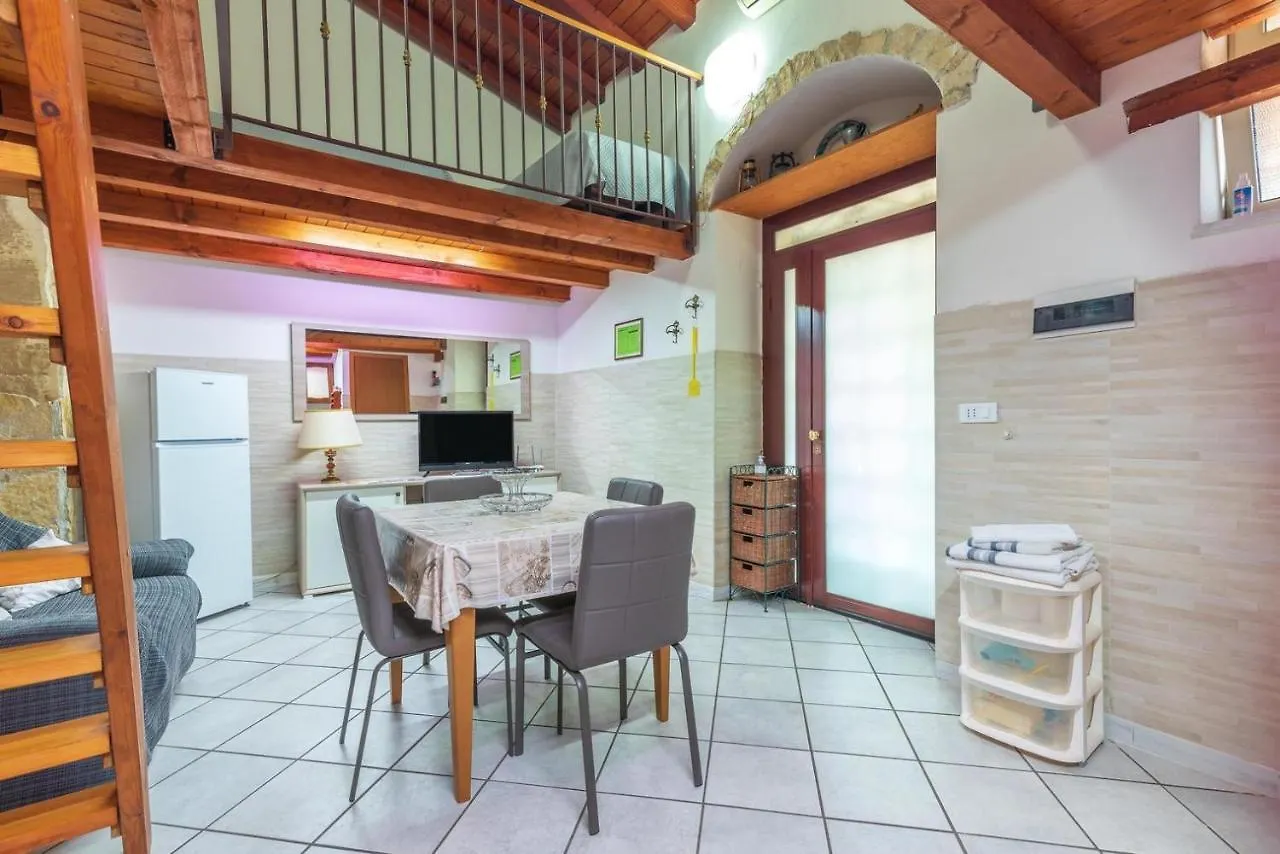 Holiday home Casetta Con Piscina Fra Catania E Siracusa Lentini